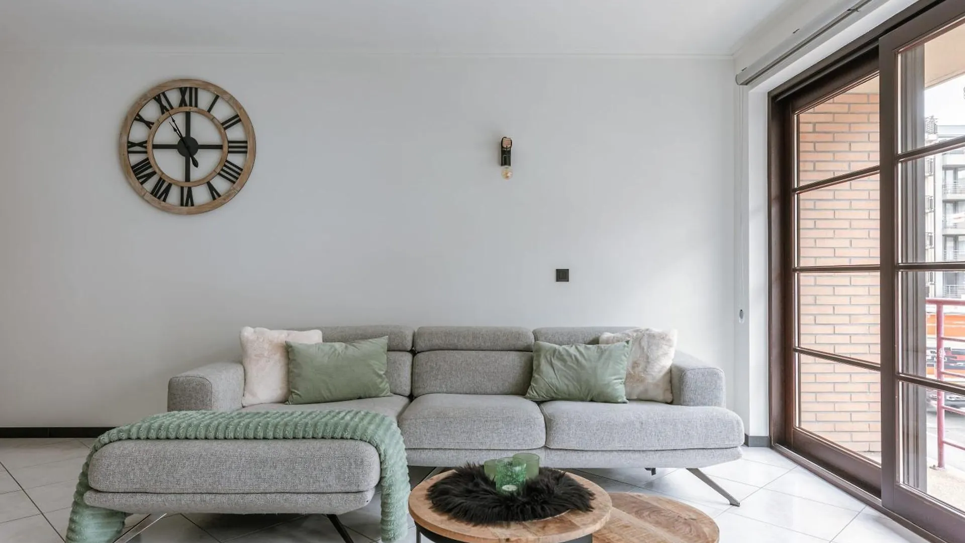 Huswell - Stylish Two Bedroom Apartment On Top Location Middelkerke Belgium