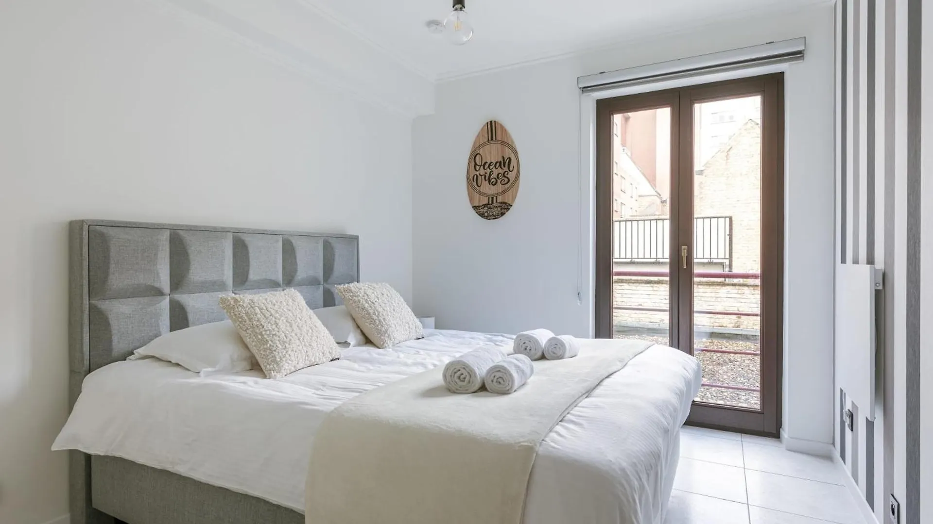 Huswell - Stylish Two Bedroom Apartment On Top Location Middelkerke
