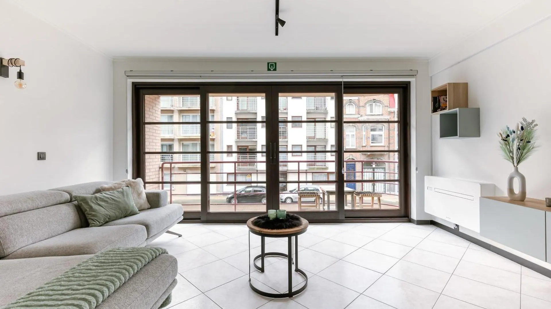 Huswell - Stylish Two Bedroom Apartment On Top Location Middelkerke