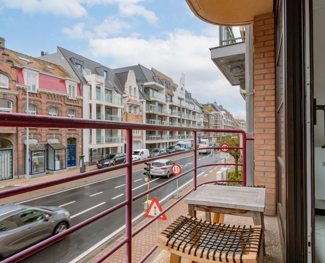 Huswell - Stylish Two Bedroom Apartment On Top Location Middelkerke Belgium