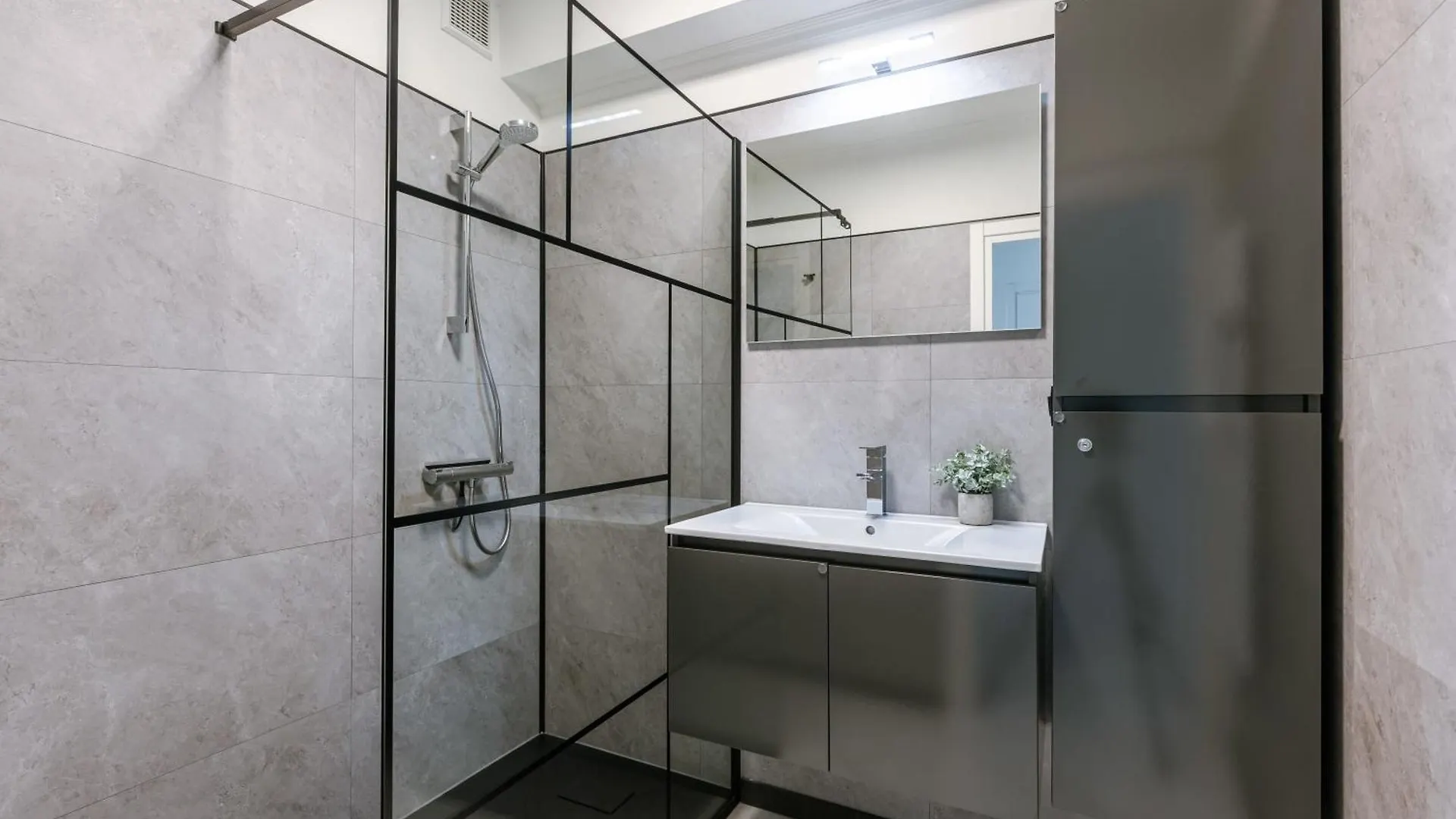 Huswell - Stylish Two Bedroom Apartment On Top Location Middelkerke