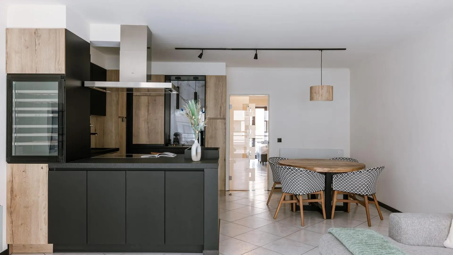 Huswell - Stylish Two Bedroom Apartment On Top Location Middelkerke